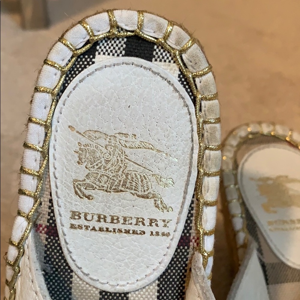 Burberry white leather wedge sandals, size 36 - Picture 2 of 3